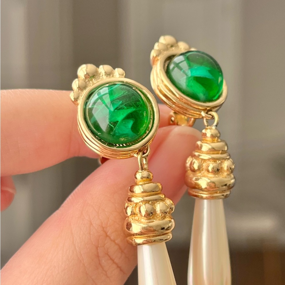 Vintage Christian Dior Green Swirly Glass Long Teardrop Pearl Dangle Earrings - Picture 3 of 14